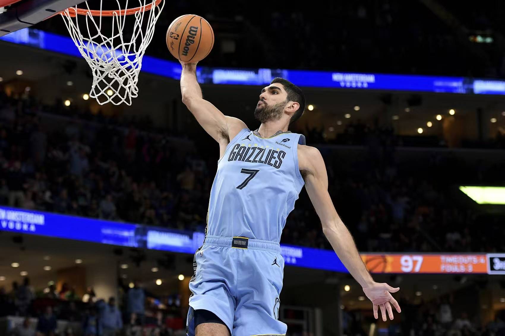 关于国王绝杀雄鹿，莫兰特状态火热的信息