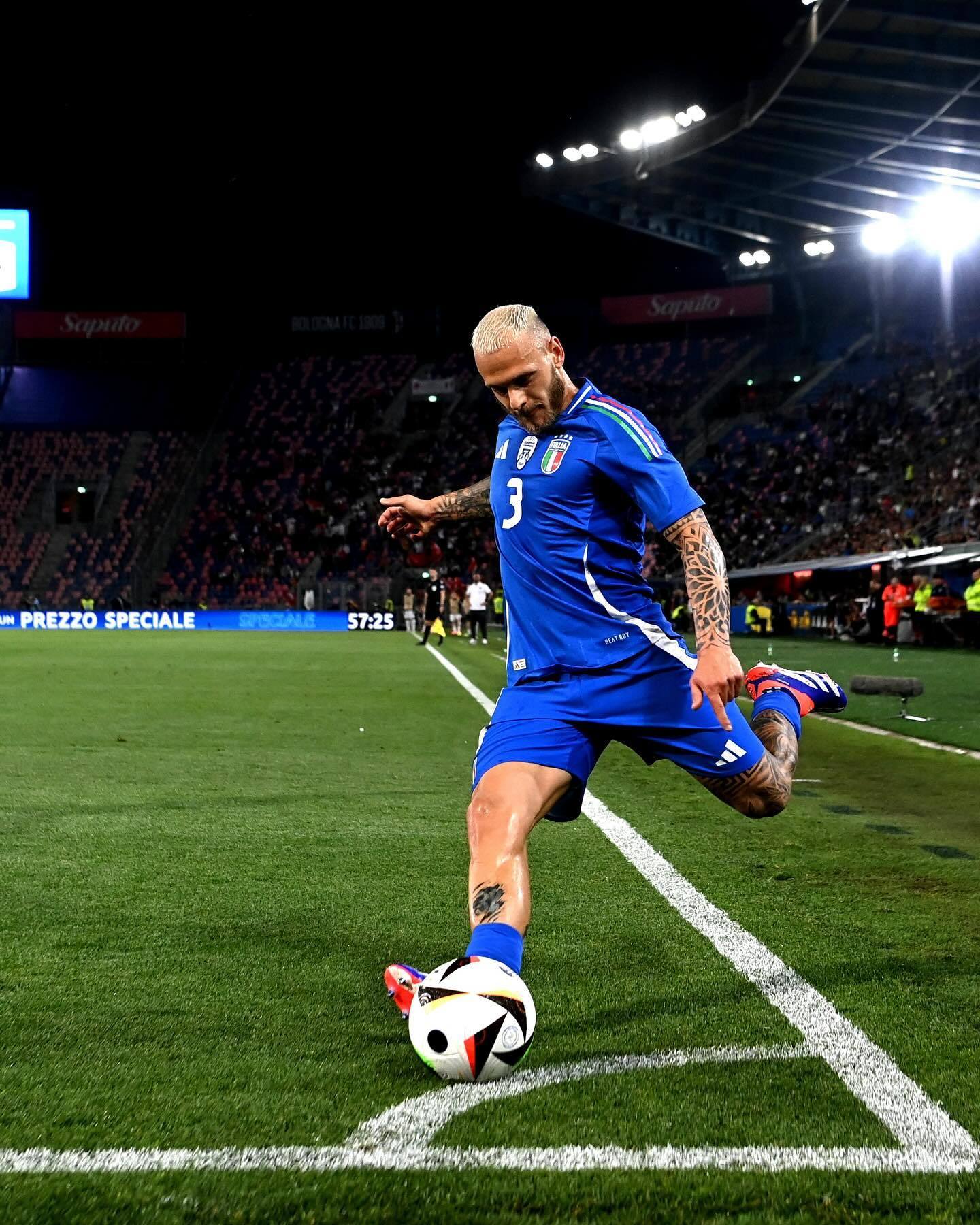 关于意大利足坛球员的技术风采展示的信息 关于意大利足坛球员的技术风采展示的信息