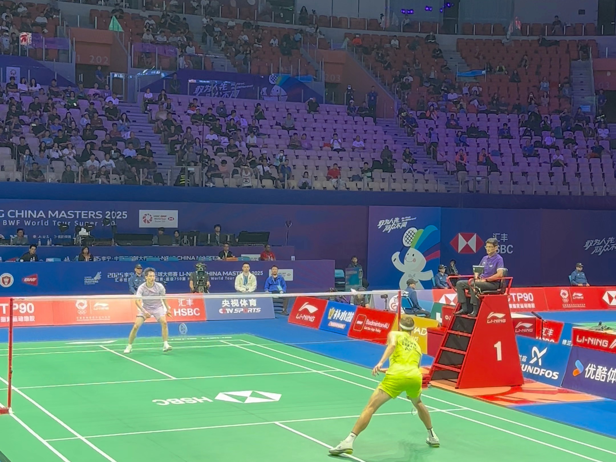 包含马来西亚羽毛球队翻盘日本羽毛球队，安赛龙爆发神勇的词条