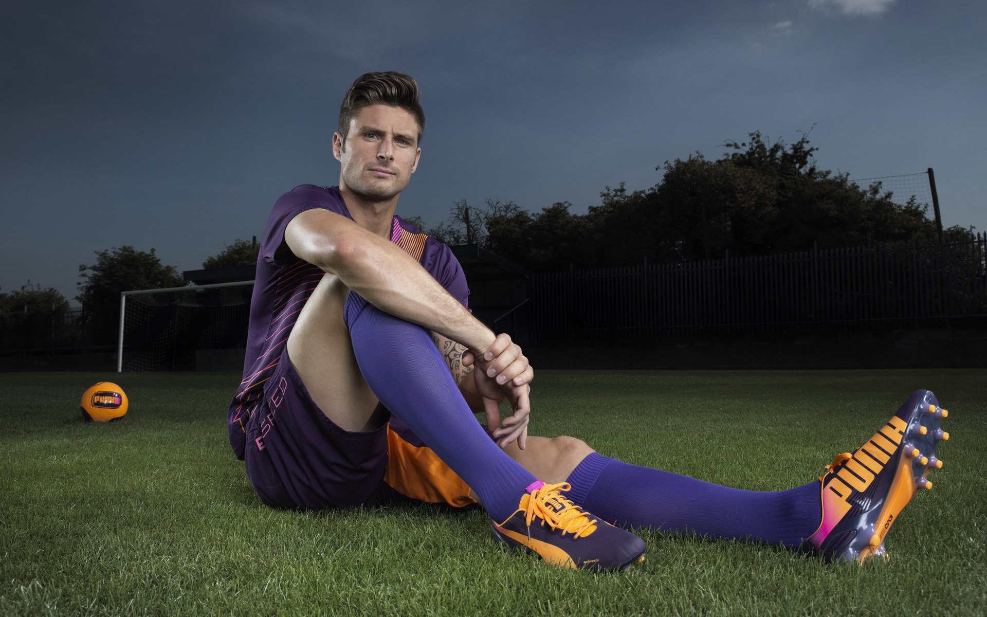 赛道上的艺术，汉密尔顿关键制胜，阿斯顿马丁轻取迈凯伦